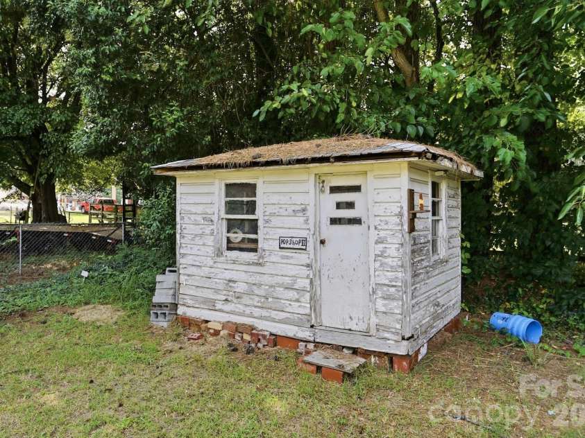 109 Salisbury Street, Rockwell, NC 28138.  MLS# CAR4418789, YatesRealty ID 47246. 