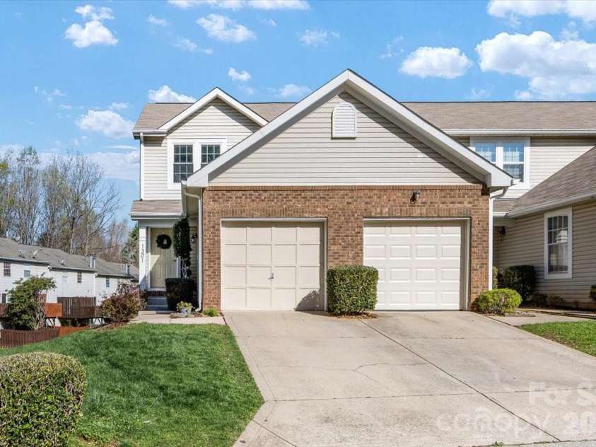 1301 Maple Shade Lane, Charlotte, NC 28270.  MLS# CAR4358514, YatesRealty ID 4725. 1301 Maple Shade Ln.