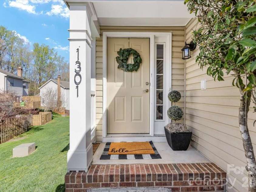 1301 Maple Shade Lane, Charlotte, NC 28270.  MLS# CAR4358514, YatesRealty ID 4725. Entrance