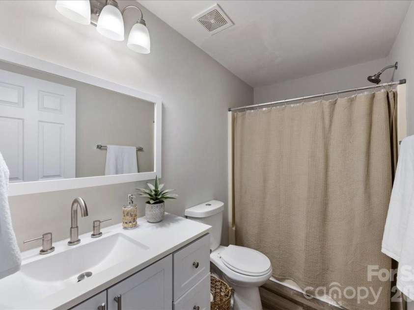 1301 Maple Shade Lane, Charlotte, NC 28270.  MLS# CAR4358514, YatesRealty ID 4725. Full Bath in basement