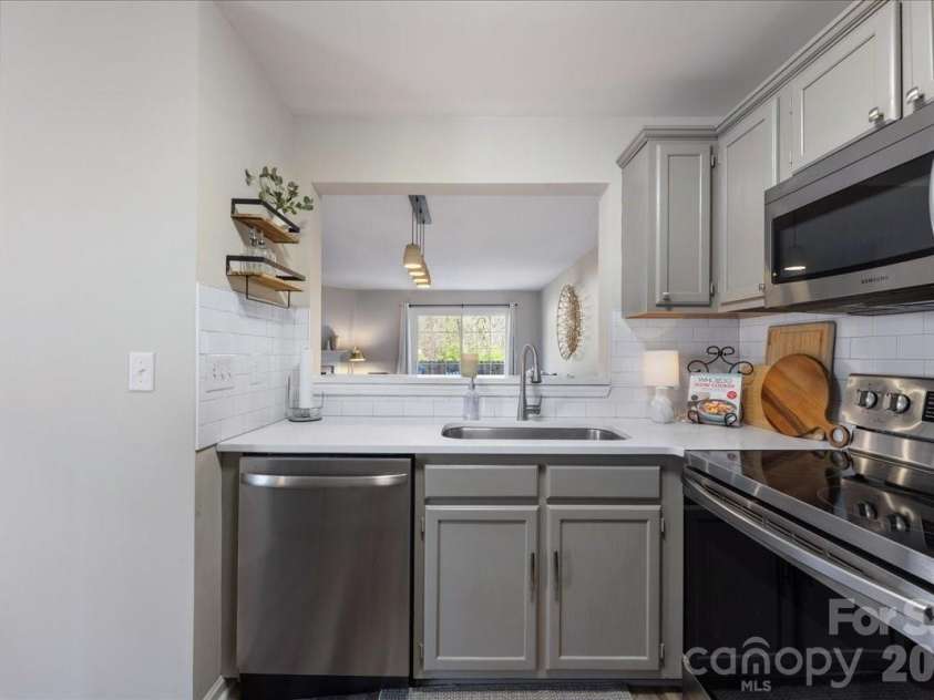 1301 Maple Shade Lane, Charlotte, NC 28270.  MLS# CAR4358514, YatesRealty ID 4725. Kitchen
