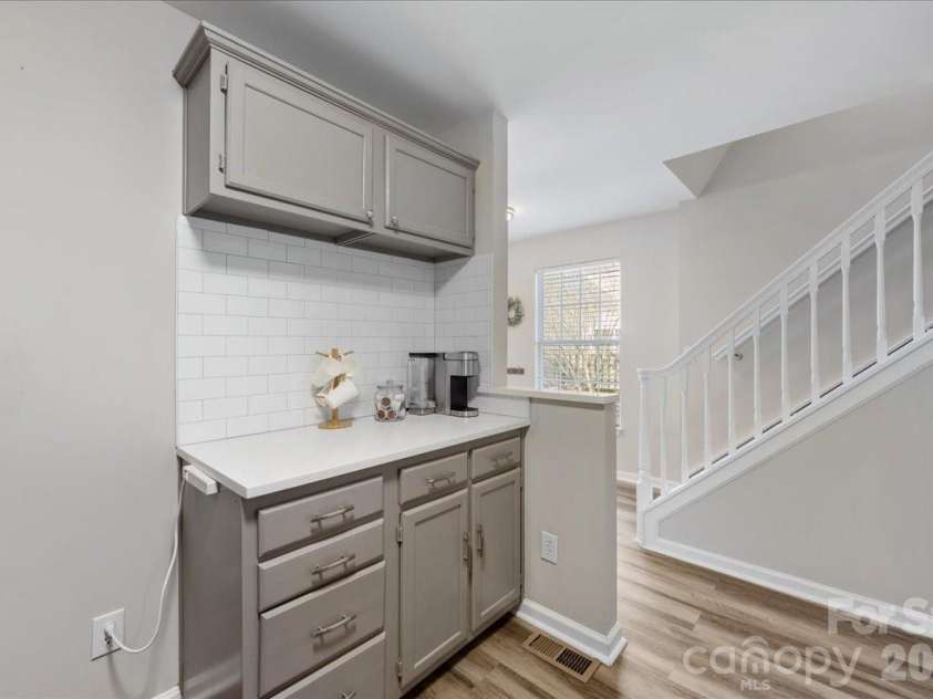 1301 Maple Shade Lane, Charlotte, NC 28270.  MLS# CAR4358514, YatesRealty ID 4725. Kitchen