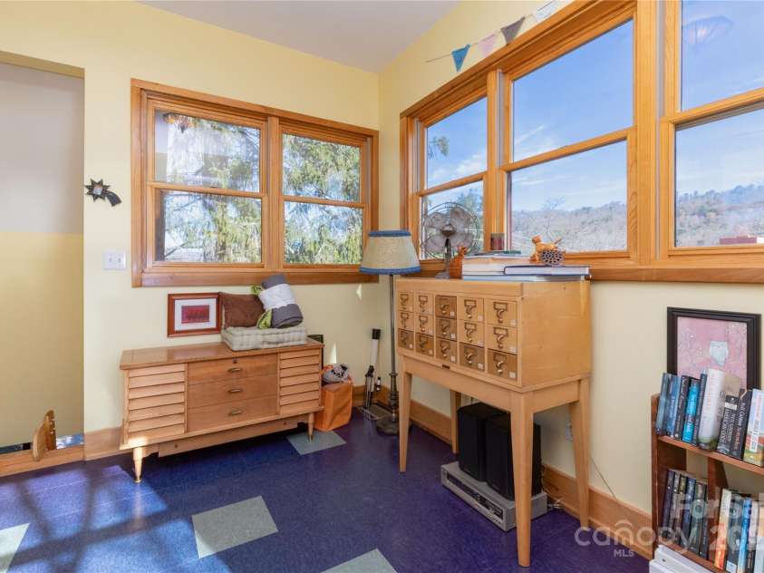 297 Hillside Street, Asheville, NC 28801.  MLS# CAR4203222, YatesRealty ID 4725. 3rd floor loft