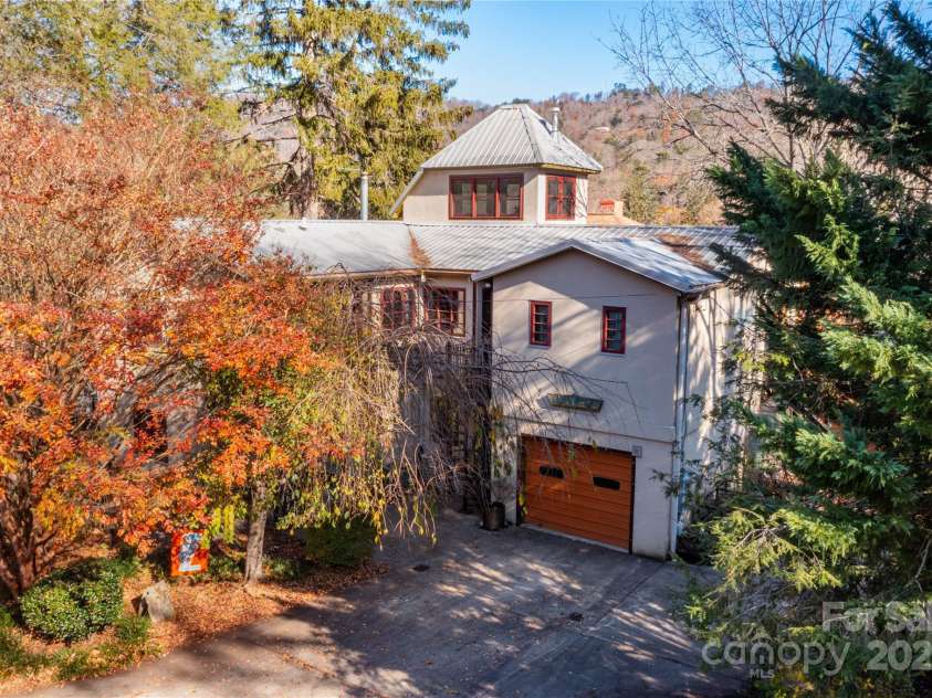 297 Hillside Street, Asheville, NC 28801.  MLS# CAR4203222, YatesRealty ID 4725. 