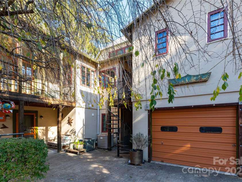 297 Hillside Street, Asheville, NC 28801.  MLS# CAR4203222, YatesRealty ID 4725. 
