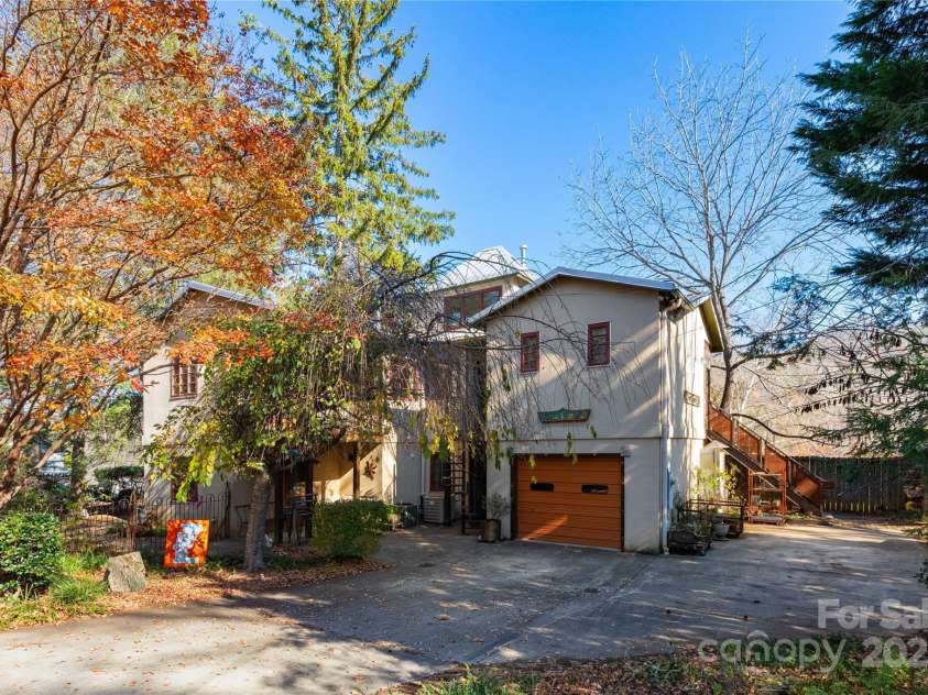 297 Hillside Street, Asheville, NC 28801.  MLS# CAR4203222, YatesRealty ID 4725. View from Lee St