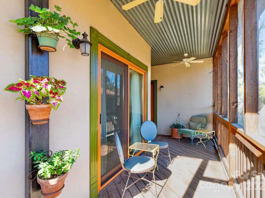 297 Hillside Street, Asheville, NC 28801.  MLS# CAR4326761, YatesRealty ID 4725. 2nd floor covered passageway