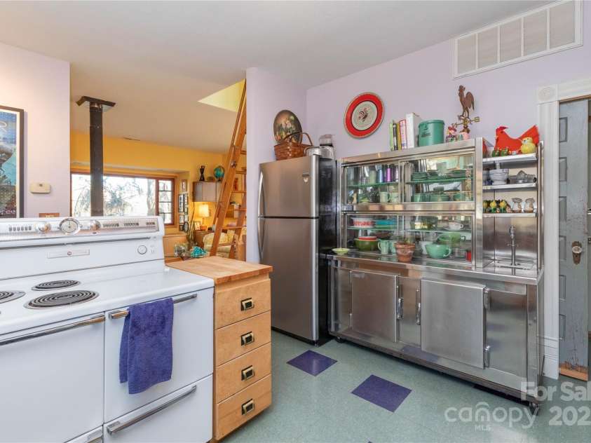 297 Hillside Street, Asheville, NC 28801.  MLS# CAR4326761, YatesRealty ID 4725. 2nd floor kitchen