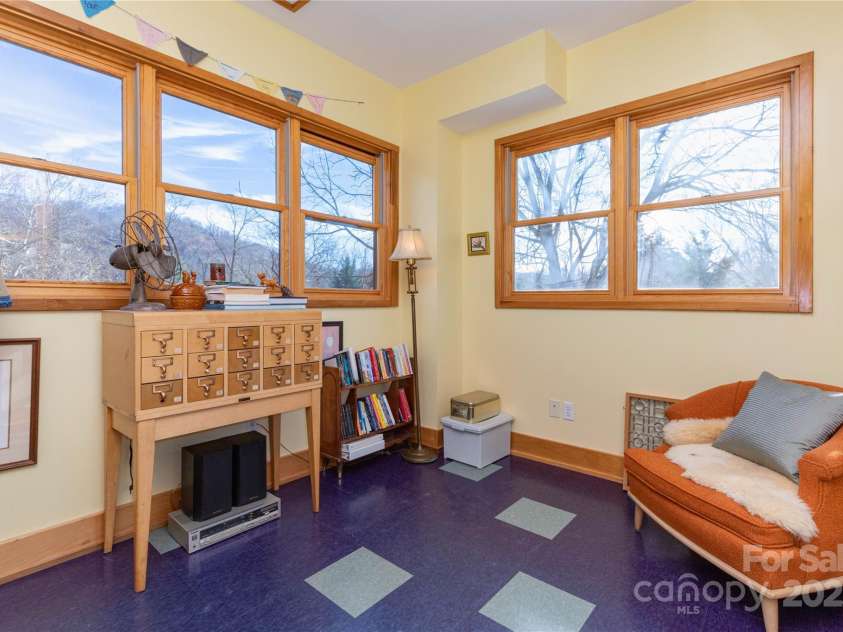 297 Hillside Street, Asheville, NC 28801.  MLS# CAR4326761, YatesRealty ID 4725. 3rd floor loft