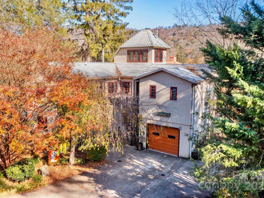 297 Hillside Street, Asheville, NC 28801.  MLS# CAR4326761, YatesRealty ID 4725. View from Lee St