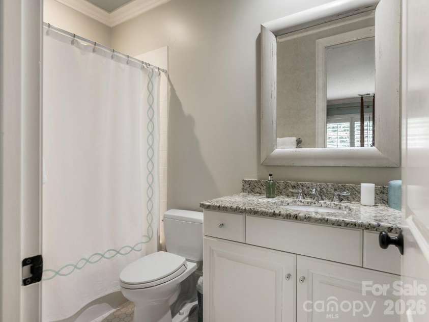 2946 Wheelock Road, Charlotte, NC 28211.  MLS# CAR4386105, YatesRealty ID 47250. Full Bath 2