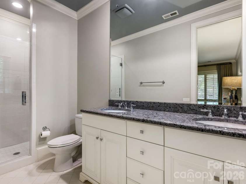 2946 Wheelock Road, Charlotte, NC 28211.  MLS# CAR4386105, YatesRealty ID 47250. Full Bath 5