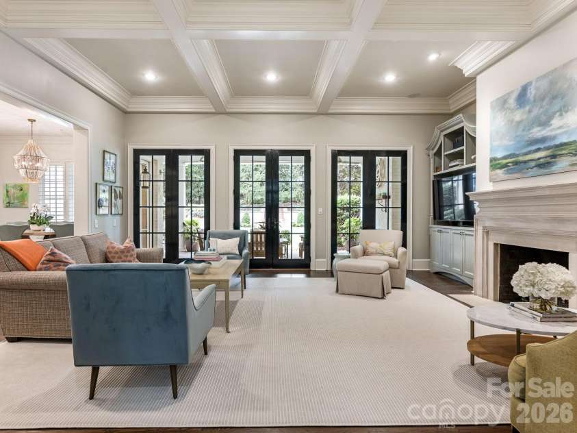 2946 Wheelock Road, Charlotte, NC 28211.  MLS# CAR4386105, YatesRealty ID 47250. Great Room