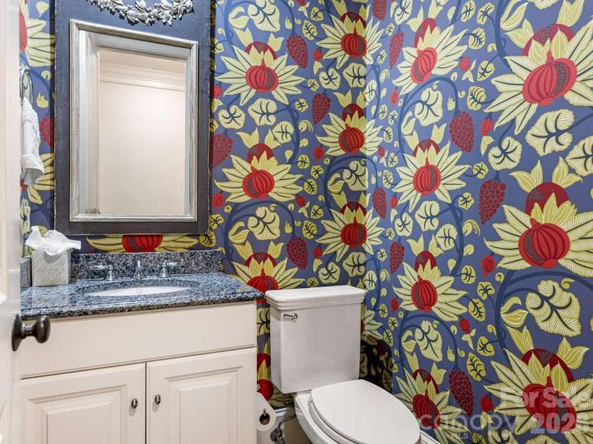 2946 Wheelock Road, Charlotte, NC 28211.  MLS# CAR4386105, YatesRealty ID 47250. Half Bath