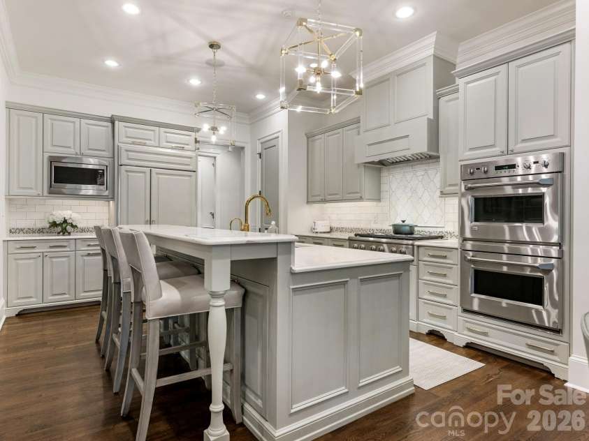 2946 Wheelock Road, Charlotte, NC 28211.  MLS# CAR4386105, YatesRealty ID 47250. Kitchen