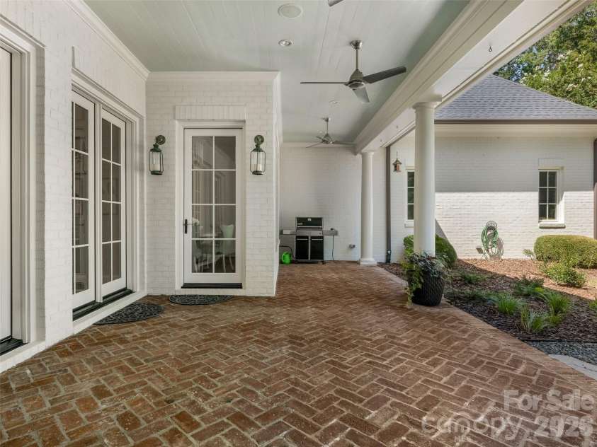 2946 Wheelock Road, Charlotte, NC 28211.  MLS# CAR4422920, YatesRealty ID 47250. Covered Terrace