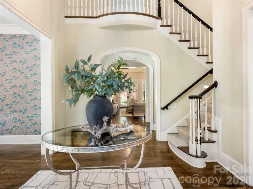 2946 Wheelock Road, Charlotte, NC 28211.  MLS# CAR4422920, YatesRealty ID 47250. Foyer