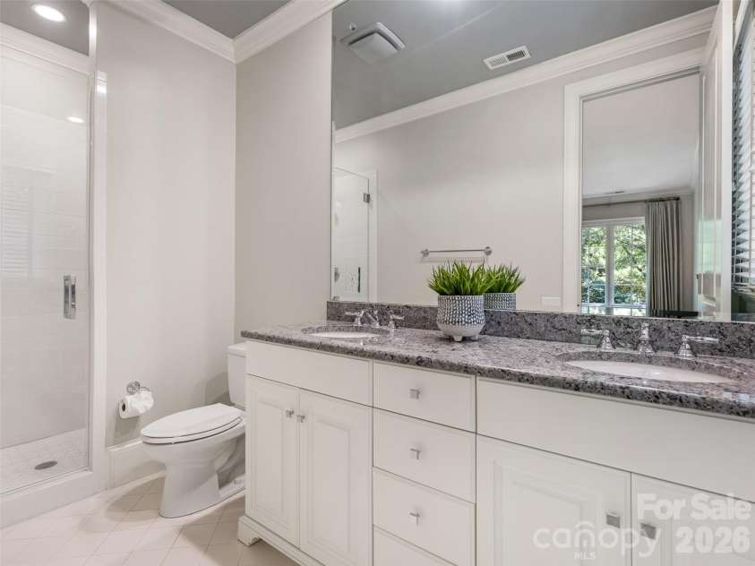 2946 Wheelock Road, Charlotte, NC 28211.  MLS# CAR4422920, YatesRealty ID 47250. Full Bath 2