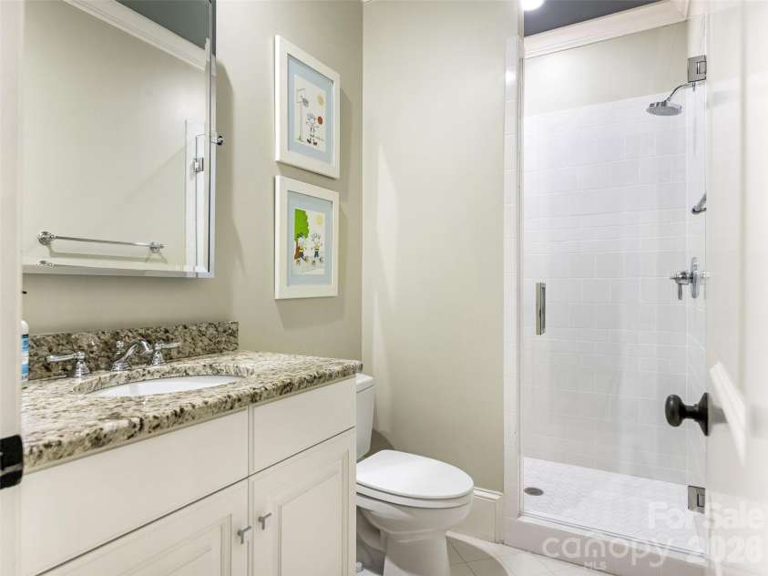 2946 Wheelock Road, Charlotte, NC 28211.  MLS# CAR4422920, YatesRealty ID 47250. Full Bath 4