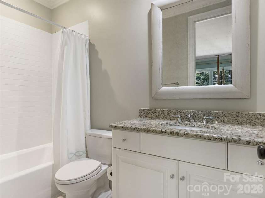 2946 Wheelock Road, Charlotte, NC 28211.  MLS# CAR4422920, YatesRealty ID 47250. Full Bath 5