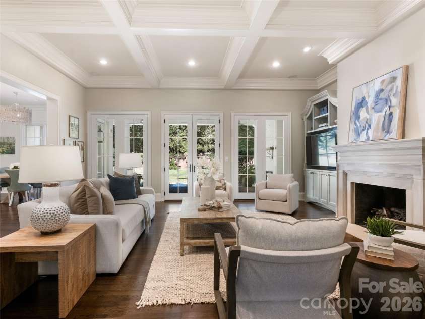 2946 Wheelock Road, Charlotte, NC 28211.  MLS# CAR4422920, YatesRealty ID 47250. Great Room