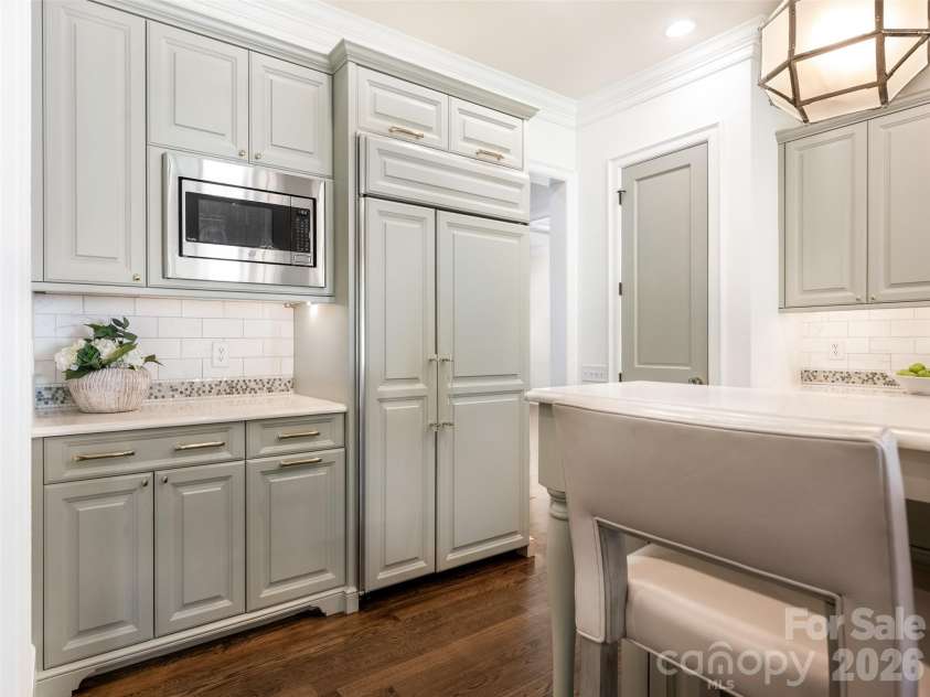 2946 Wheelock Road, Charlotte, NC 28211.  MLS# CAR4422920, YatesRealty ID 47250. Kitchen
