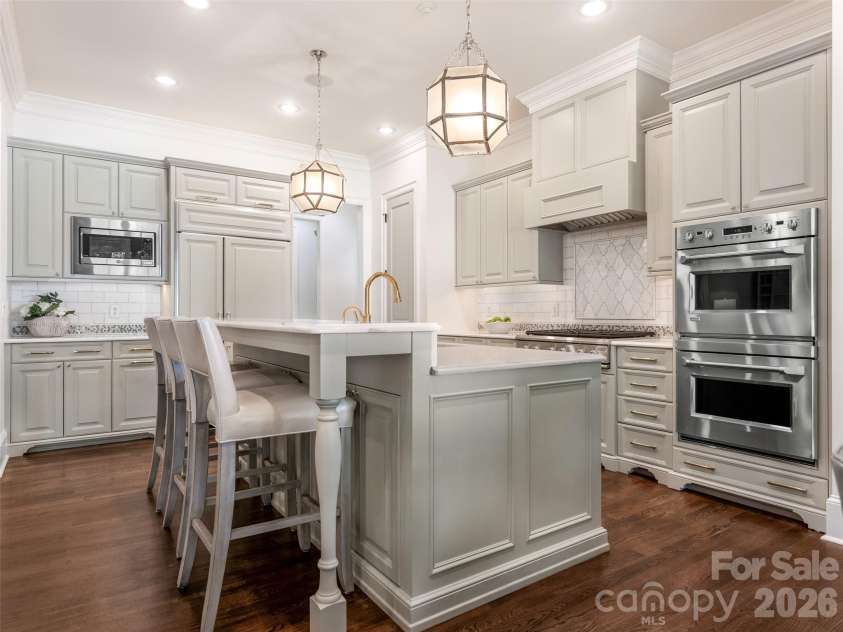 2946 Wheelock Road, Charlotte, NC 28211.  MLS# CAR4422920, YatesRealty ID 47250. Kitchen