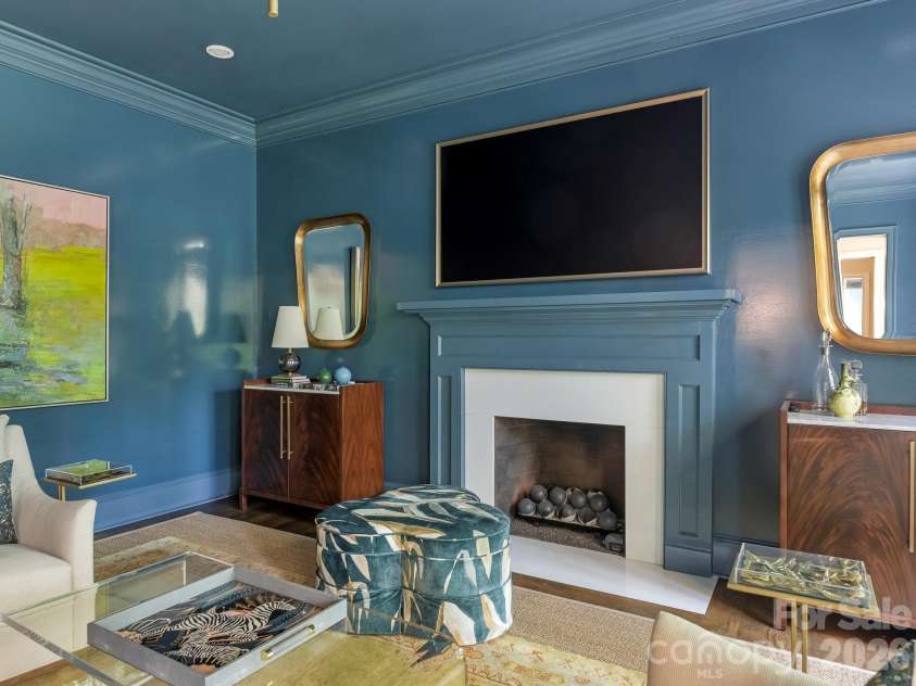 2946 Wheelock Road, Charlotte, NC 28211.  MLS# CAR4422920, YatesRealty ID 47250. Living Room