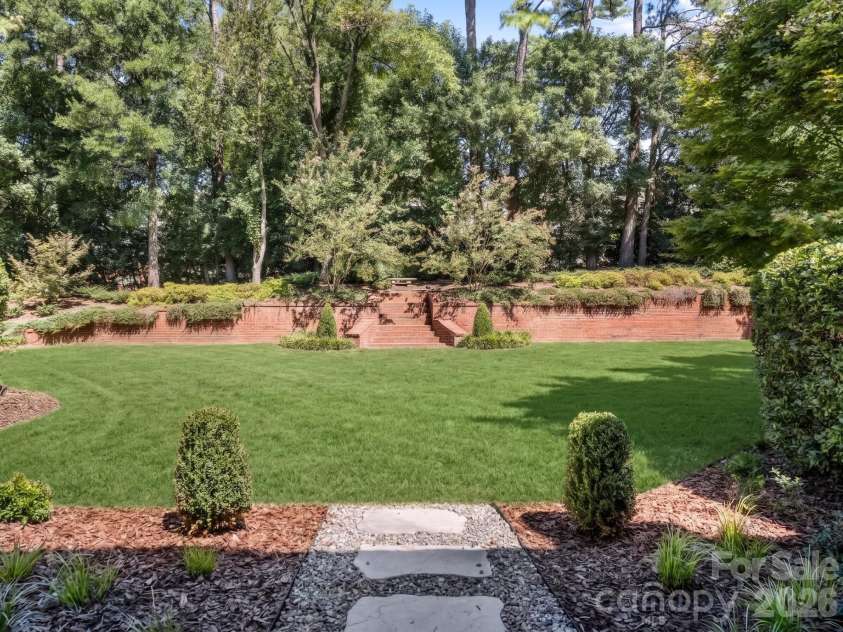 2946 Wheelock Road, Charlotte, NC 28211.  MLS# CAR4422920, YatesRealty ID 47250. Rear Yard