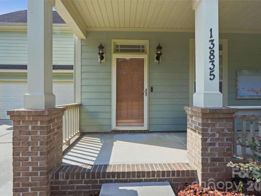 13835 Cedar Pond Circle, Huntersville, NC 28078.  MLS# CAR4415357, YatesRealty ID 47251. 