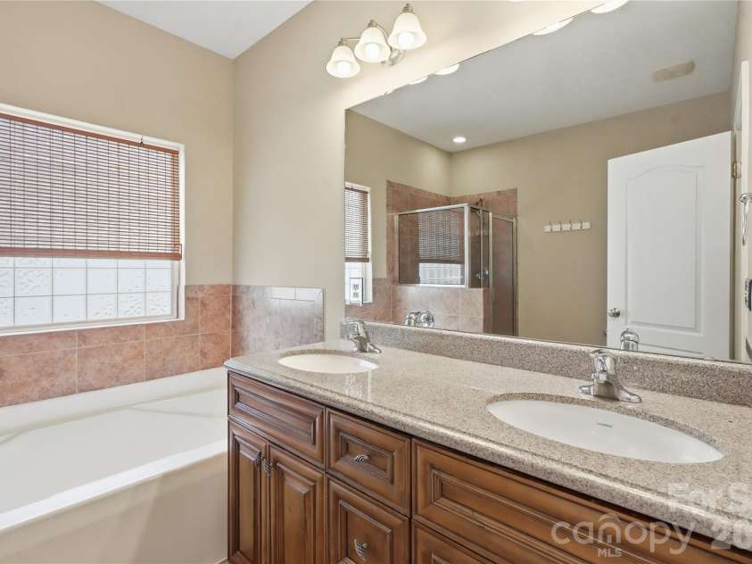 13835 Cedar Pond Circle, Huntersville, NC 28078.  MLS# CAR4415357, YatesRealty ID 47251. 