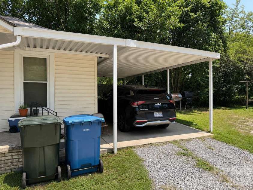 611 Monroe Street, Salisbury, NC 28144.  MLS# CAR4418996, YatesRealty ID 47257. 