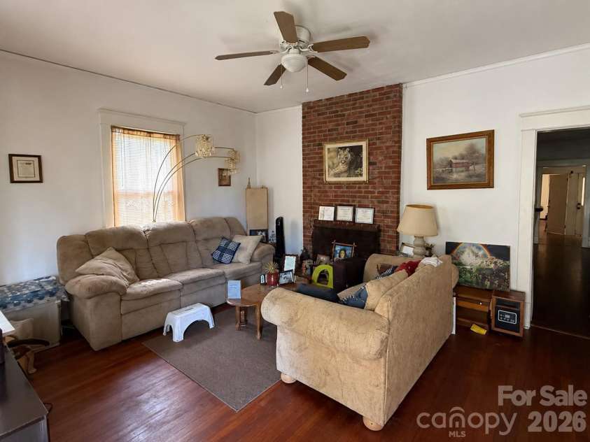 611 Monroe Street, Salisbury, NC 28144.  MLS# CAR4418996, YatesRealty ID 47257. 
