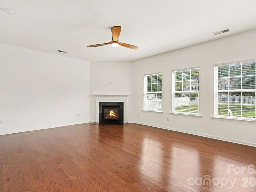 5810 Castlecove Road, Charlotte, NC 28273.  MLS# CAR4403893, YatesRealty ID 47259. 
