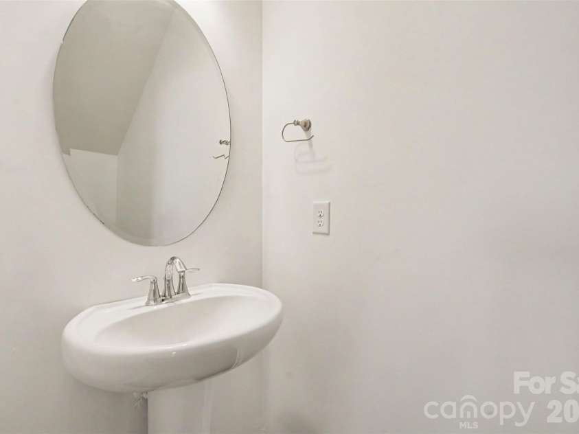 5810 Castlecove Road, Charlotte, NC 28273.  MLS# CAR4403893, YatesRealty ID 47259. 