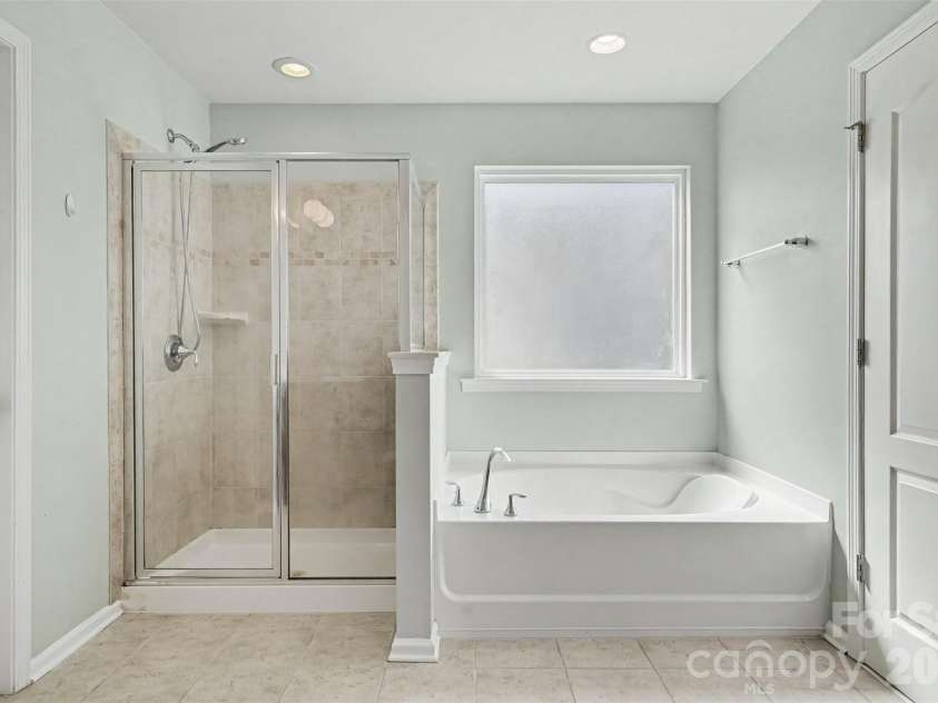 5810 Castlecove Road, Charlotte, NC 28273.  MLS# CAR4403893, YatesRealty ID 47259. 