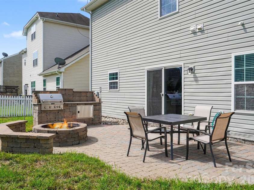 5810 Castlecove Road, Charlotte, NC 28273.  MLS# CAR4403893, YatesRealty ID 47259. 