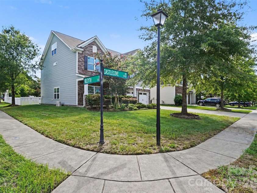 5810 Castlecove Road, Charlotte, NC 28273.  MLS# CAR4403893, YatesRealty ID 47259. 