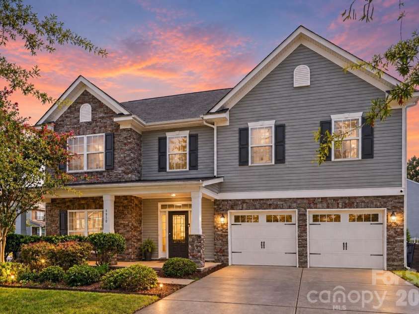 5810 Castlecove Road, Charlotte, NC 28273.  MLS# CAR4403893, YatesRealty ID 47259. 