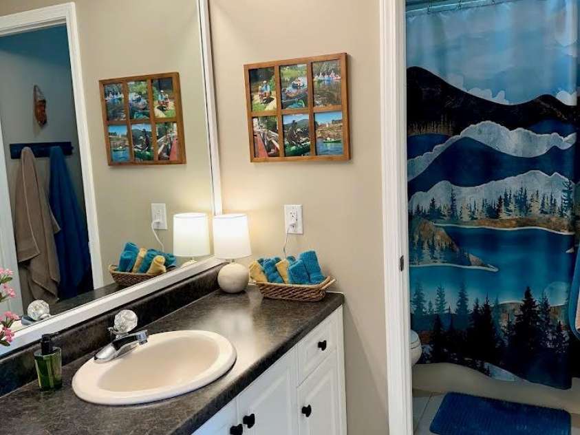 419 Landing Drive, Jefferson, NC 28640.  MLS# CAR4234238, YatesRealty ID 4726. 