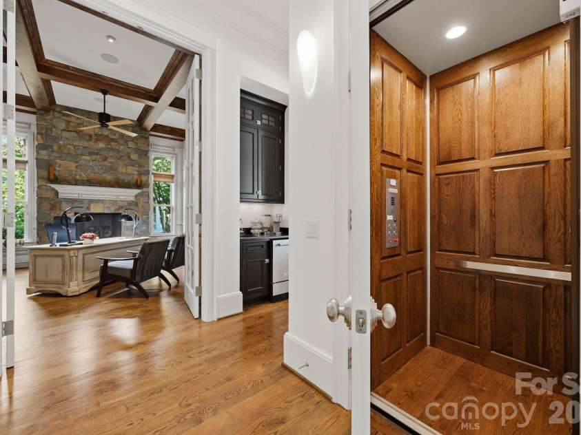 18802 Balmore Pines Lane, Cornelius, NC 28031.  MLS# CAR4415965, YatesRealty ID 47260. 