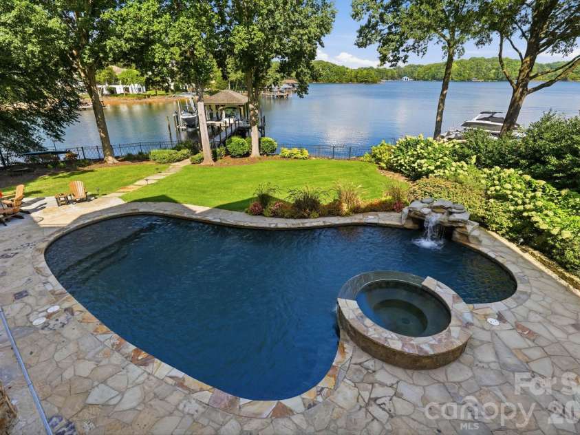 18802 Balmore Pines Lane, Cornelius, NC 28031.  MLS# CAR4415965, YatesRealty ID 47260. 
