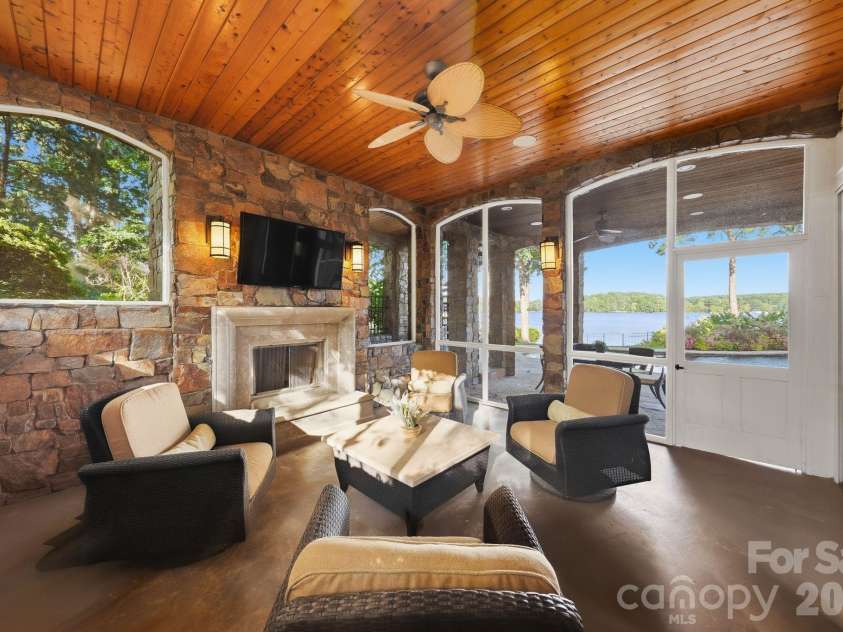 18802 Balmore Pines Lane, Cornelius, NC 28031.  MLS# CAR4415965, YatesRealty ID 47260. 