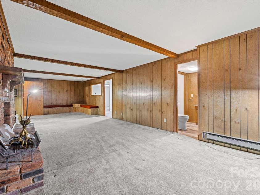 233 Laburn Avenue, Charlotte, NC 28214.  MLS# CAR4418605, YatesRealty ID 47262. 
