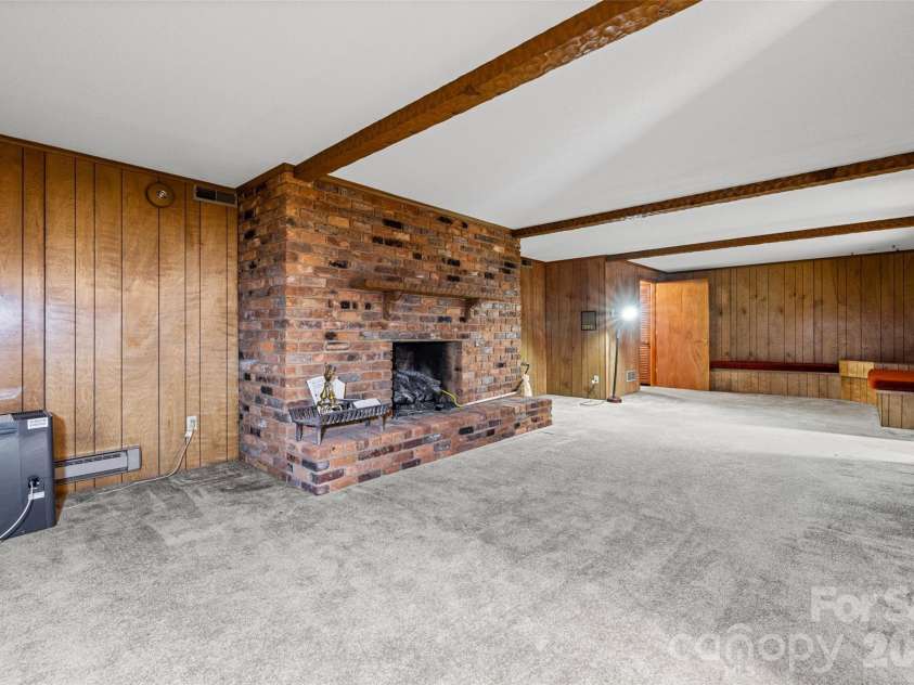 233 Laburn Avenue, Charlotte, NC 28214.  MLS# CAR4418605, YatesRealty ID 47262. 