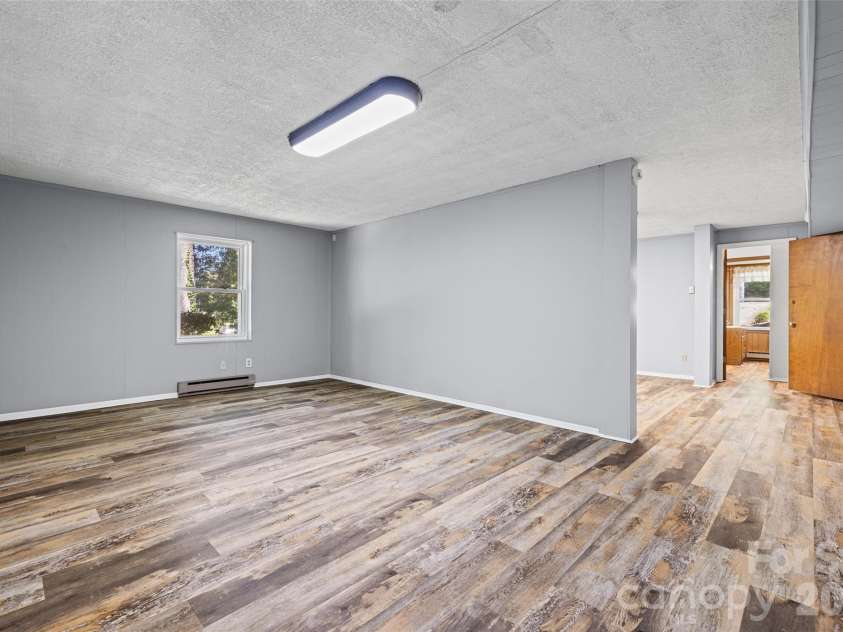 233 Laburn Avenue, Charlotte, NC 28214.  MLS# CAR4418605, YatesRealty ID 47262. 
