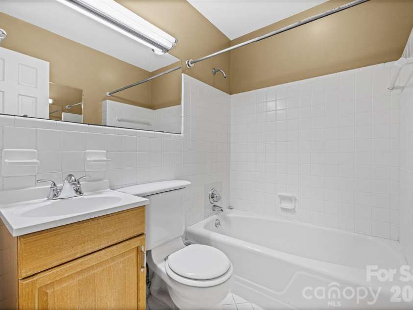 233 Laburn Avenue, Charlotte, NC 28214.  MLS# CAR4418605, YatesRealty ID 47262. HALL BATH