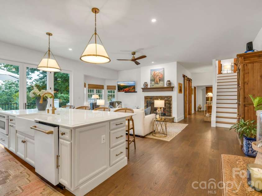 368 Green Hill Woods, Blowing Rock, NC 28605.  MLS# CAR4411772, YatesRealty ID 47263. 