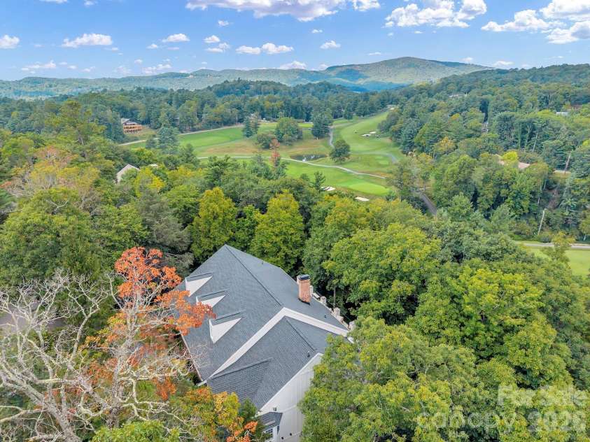 368 Green Hill Woods, Blowing Rock, NC 28605.  MLS# CAR4411772, YatesRealty ID 47263. 