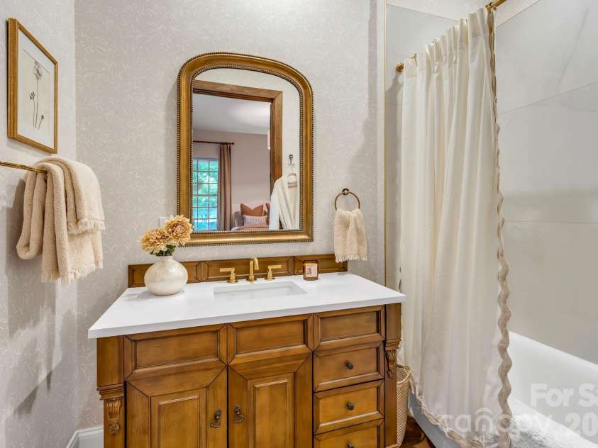 368 Green Hill Woods, Blowing Rock, NC 28605.  MLS# CAR4411772, YatesRealty ID 47263. Main-level bedroom suite 2 full bath